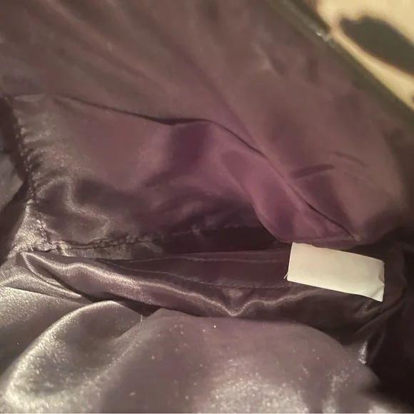 Leopard Patterned Shoulder Bag - Picture 3 of 6